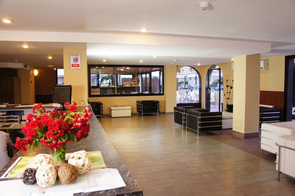Adia Hotel Cunit Playa Luaran gambar