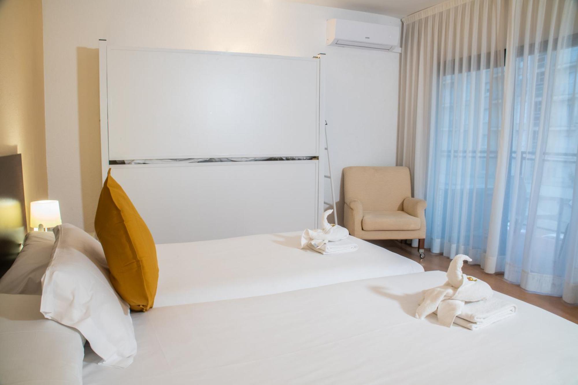 Adia Hotel Cunit Playa Bilik gambar